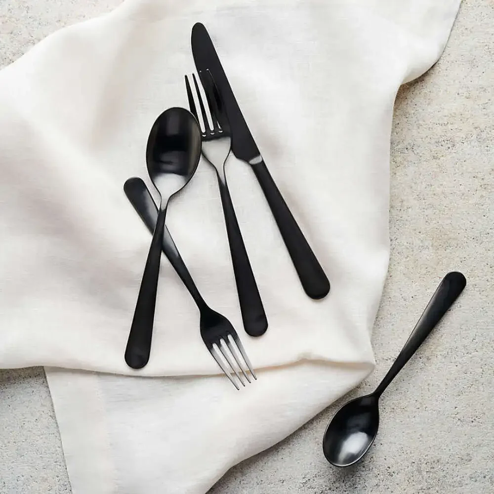 Crate & barrel Marin Crisp White EUROPEAN FLAX -Certified Linen Napkin, Set of 3